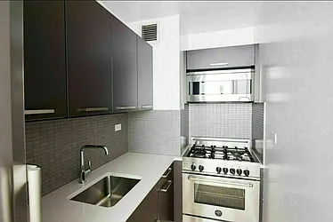 Rented by Manhattan Realty Group