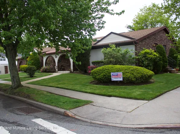 74 Queensdale St, Staten Island, NY 10309