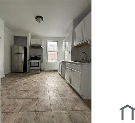 4 bed, $3,300 — Photo 4