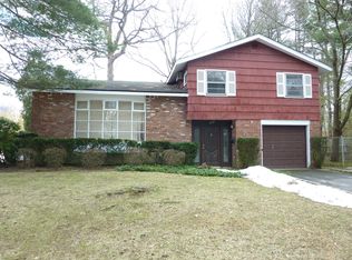 149 Woolsey Ave, Glen Cove, NY 11542