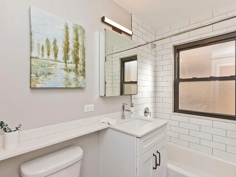 5538 N Sheridan Rd #202 — Photo 13