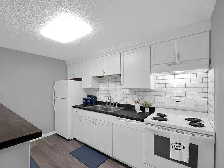 Plumwood Apartments — Photo 8