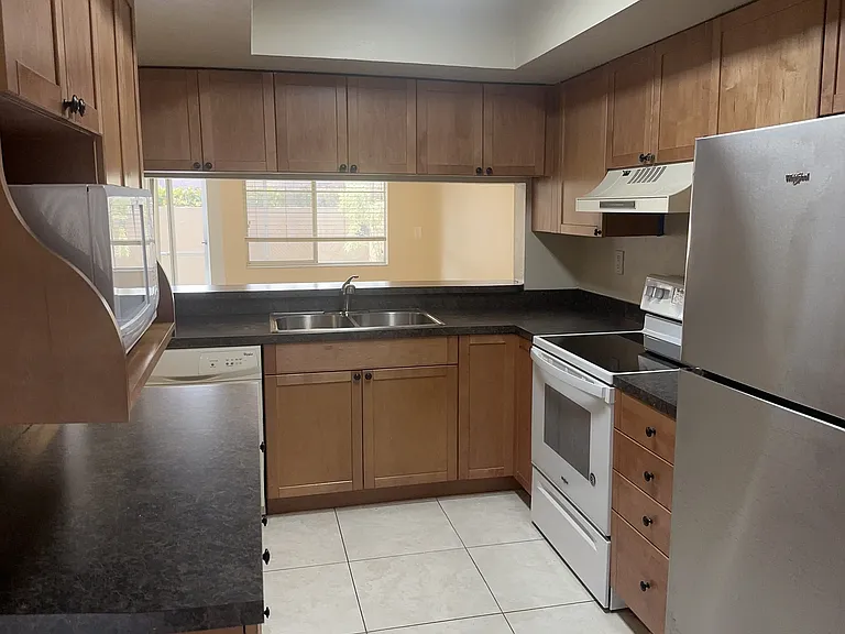 7885 NW 7th Ct #406 — Photo 4