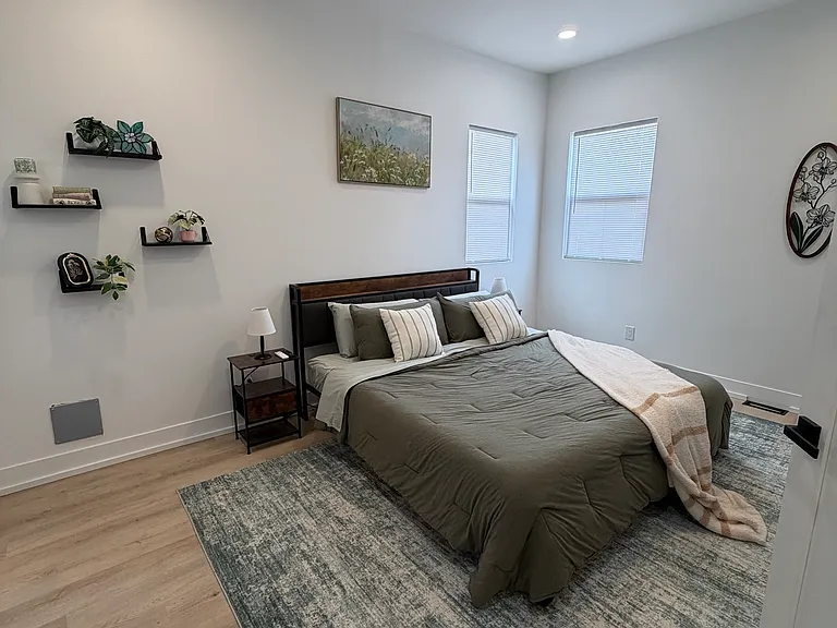 1747 S Meridian St #1747 — Photo 5