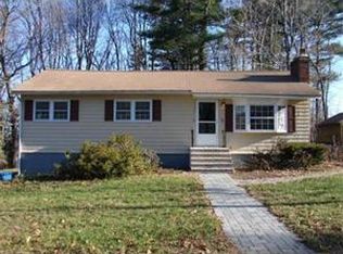 6 Savoy St, Billerica, MA 01821