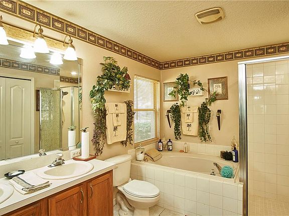 3rd image of 803 Berry Bramble Dr