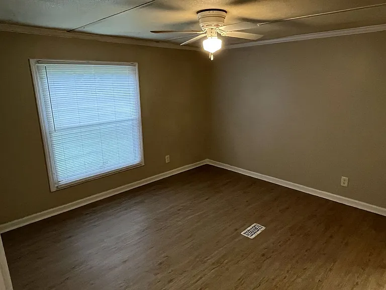 15420 Sharpe Rd — Photo 10