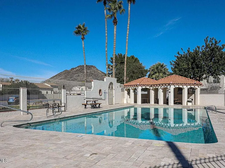 4760 W Wahalla Ln — Photo 61