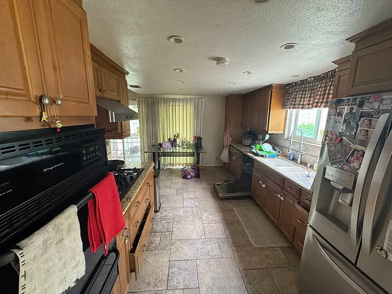 15616 New Hampton St — Photo 13