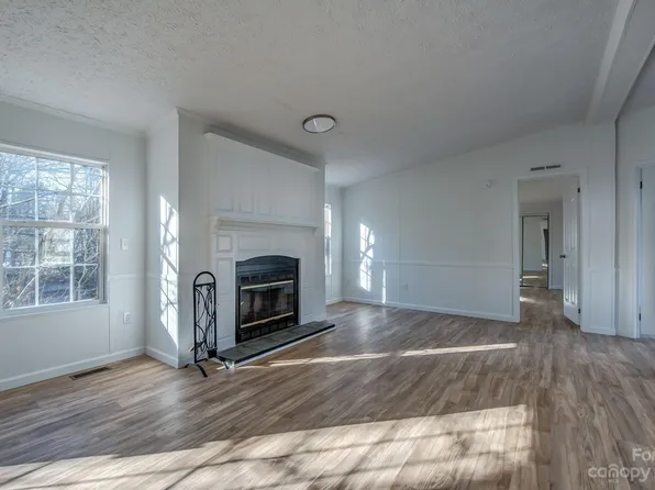 1443 Cherry Park Dr, Gastonia, NC 28052