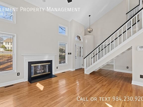 5th image of 131 Cumberland Green Dr