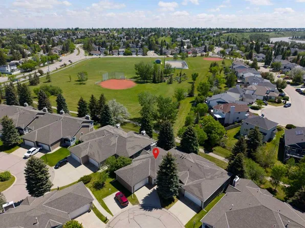 42 W Douglasbank Gdns SE, Calgary, AB T2Z 2C9