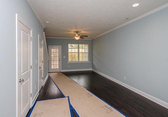3rd image of 647 Aberdeen Cir #5C