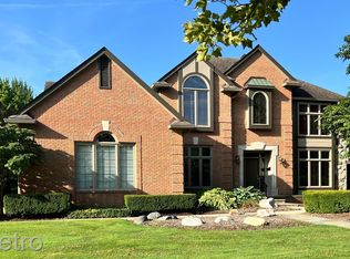 1765 Lexington Dr, Troy, MI 48084