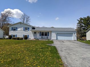 25 W Canon Dr, Rochester, NY 14624