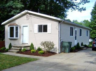 1478 Forest Dr, Akron, OH