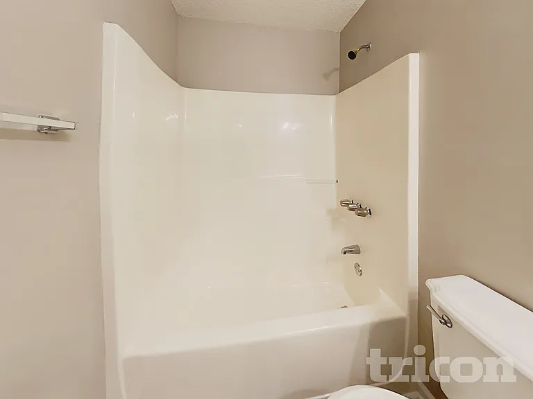 531 Griffith Dr — Photo 16