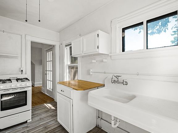 2nd image of 281X Garfield Ave S #2
