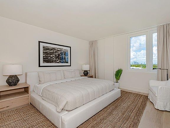 4th image of 2301 Collins Ave APT 1137