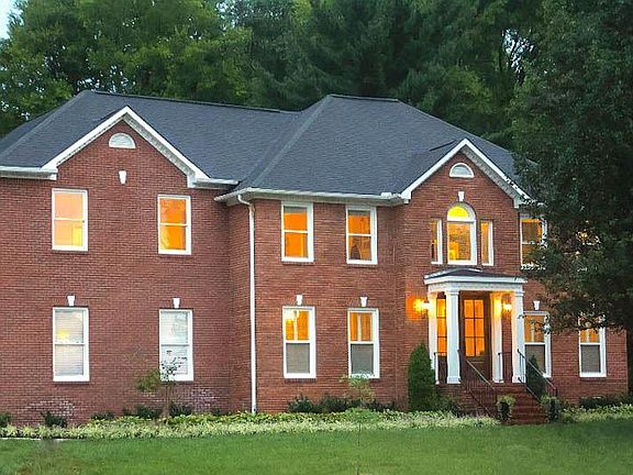 2nd image of 104 Gatsby Dr