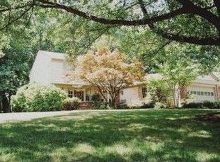 9323 Tovito Dr, Fairfax, VA 22031