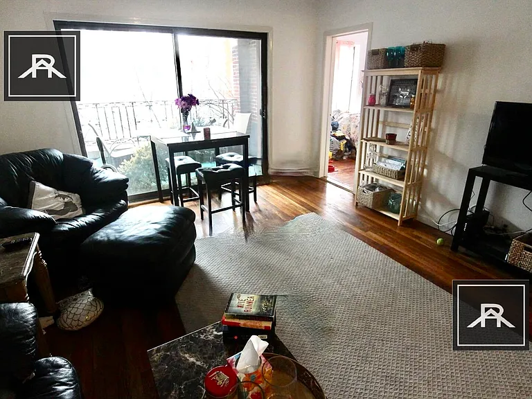 317 Summit Ave #9 — Photo 5