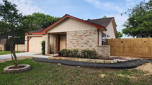 10735 Parkland Woods Dr Photo 1