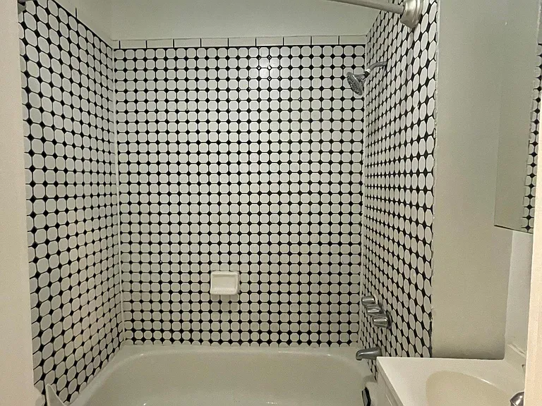 723 S Bond St #1F — Photo 15