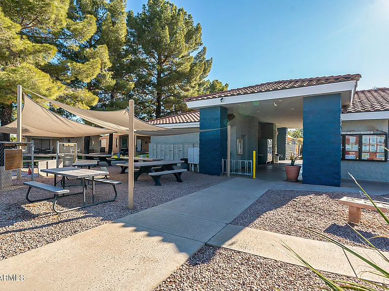 1952 E Augusta Ave — Photo 21
