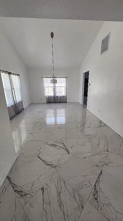 4 bed, 2538 sqft, $2,400 — Photo 3