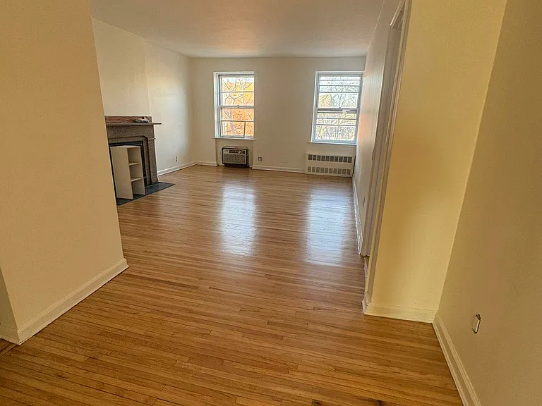 231 Clinton St #4 — Photo 1