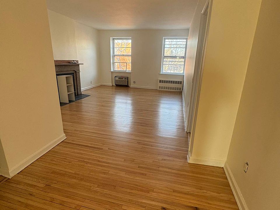 1st image of 231 Clinton St #4