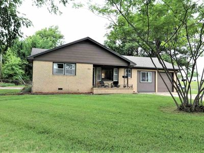 907 Charles Ave, Mulvane, KS, 67110