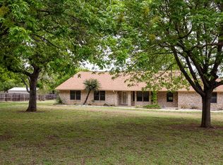 463 Oak Wood Rd, Kerrville, TX 78028