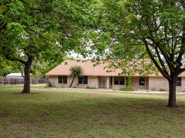 463 Oak Wood Rd, Kerrville, TX 78028