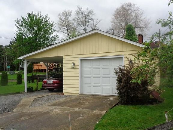 3rd image of 150 Clarksville St