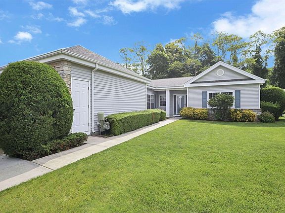 2nd image of 506 Oak Bluff Ct