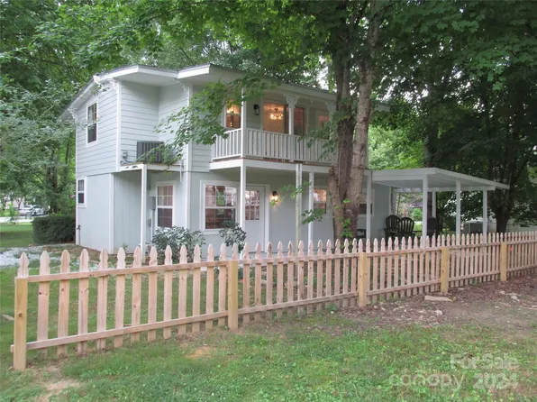 68 Toot Hollow Cir, Bryson City, NC 28713