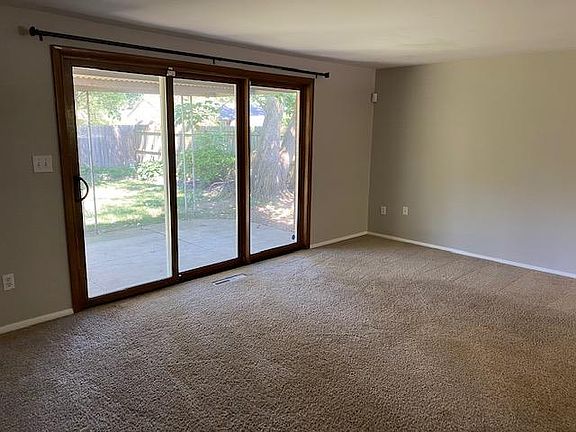 4th image of 3686 Santiago Dr