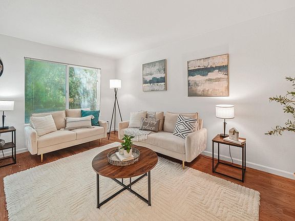 3rd image of 475 NE Conifer Blvd