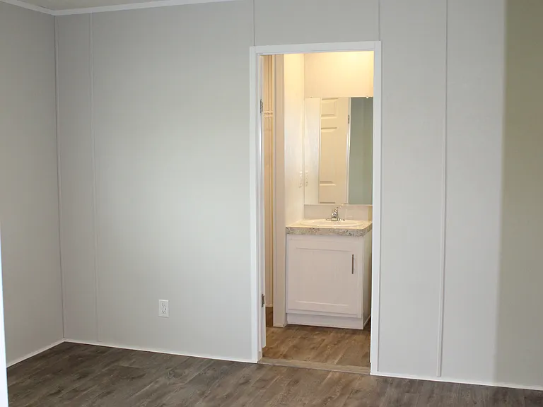 4705 Avenue R — Photo 12