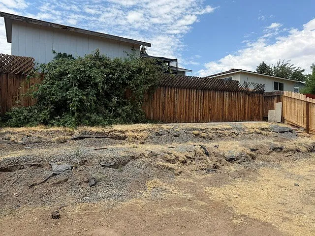 2925 Harding Cir — Photo 3