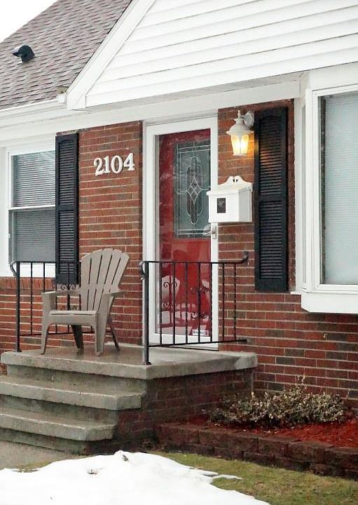 1st image of 2104 Belaire Dr