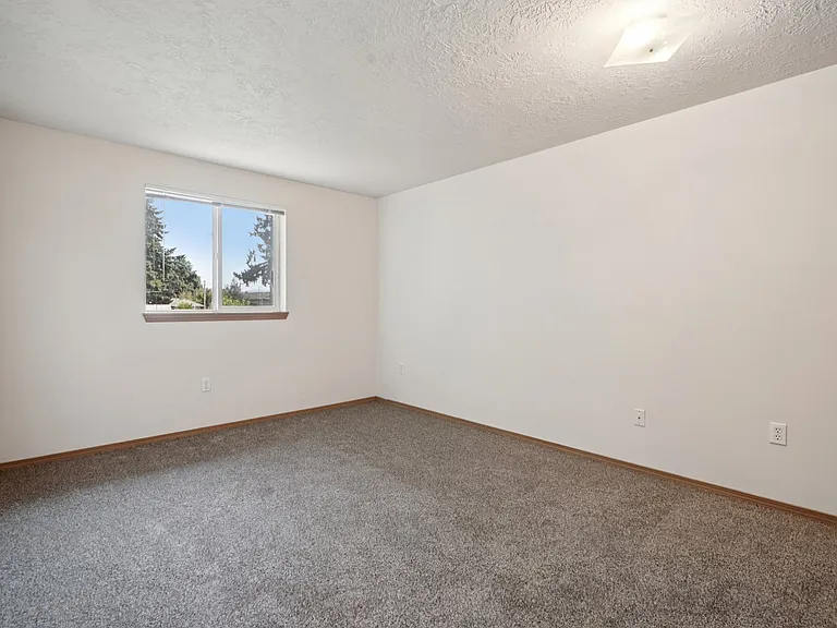 Valley Crest Apartments — Photo 21