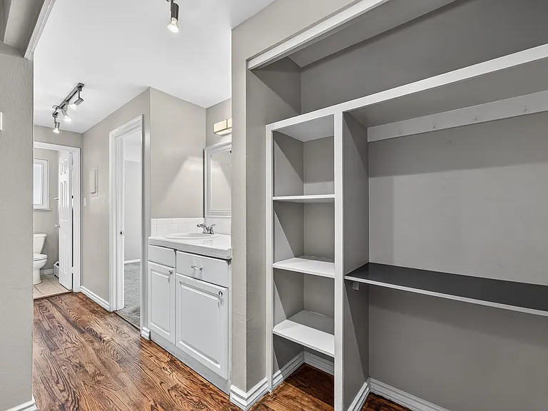 985 N Corona St #202 — Photo 9