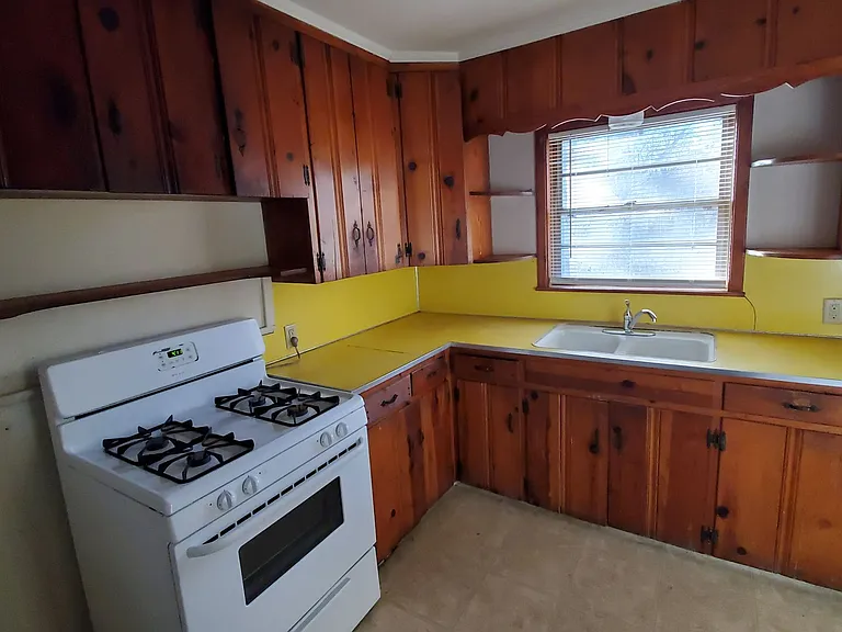 3208 Whitfield St — Photo 8