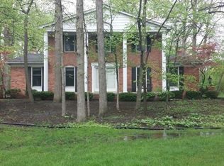 18402 Hampton Ct, Livonia, MI 48152