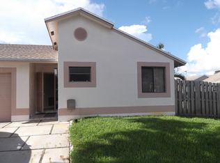 11101 SW 10th St, Hollywood, FL 33025