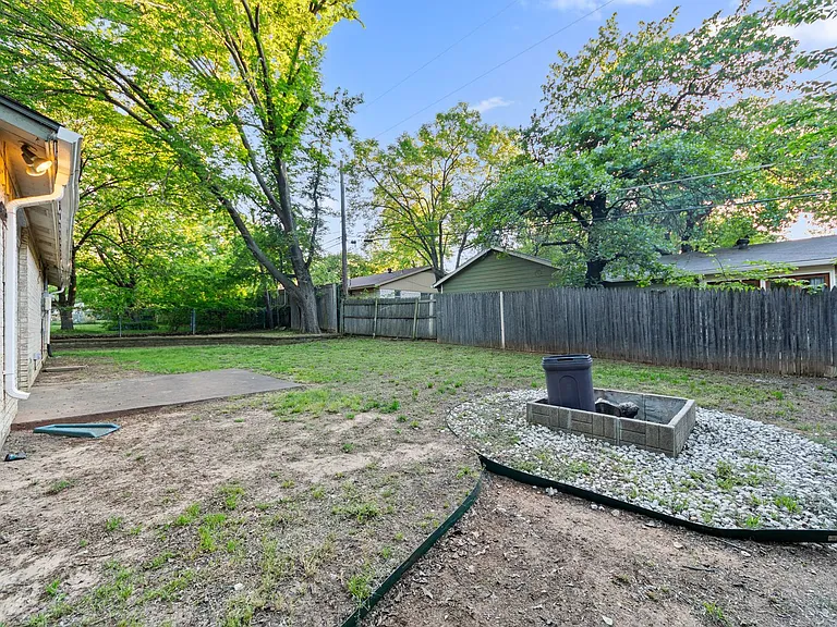 121 Lake Vis W — Photo 35