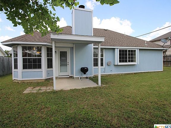 3rd image of 2704 Bluejay Dr